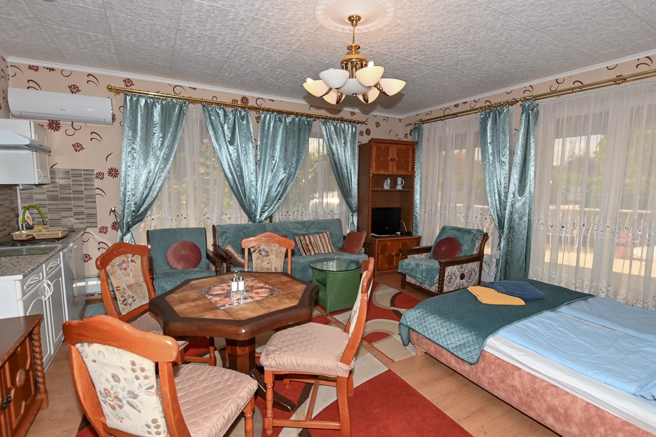 1-es Apartman – Medenceoldali Családi Apartman